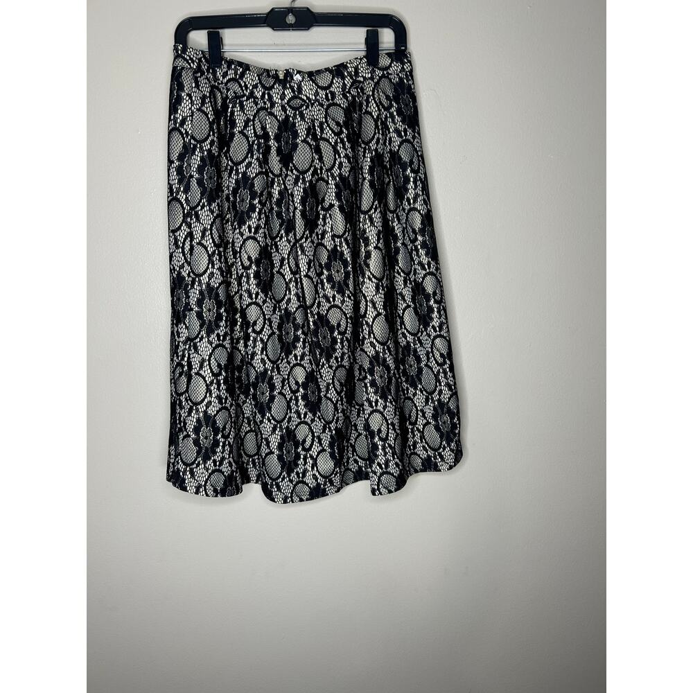 Discovery clothing A line knee length lace floral skirt